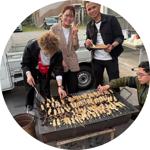 頑張って焼き鳥を焼いてくれたトゥアンさん